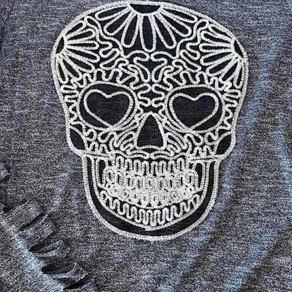 Gray Long-Sleeve Top With White Sugar Skull Design & Ladder Cutout Sleeves By Be - Picture 5 of 7